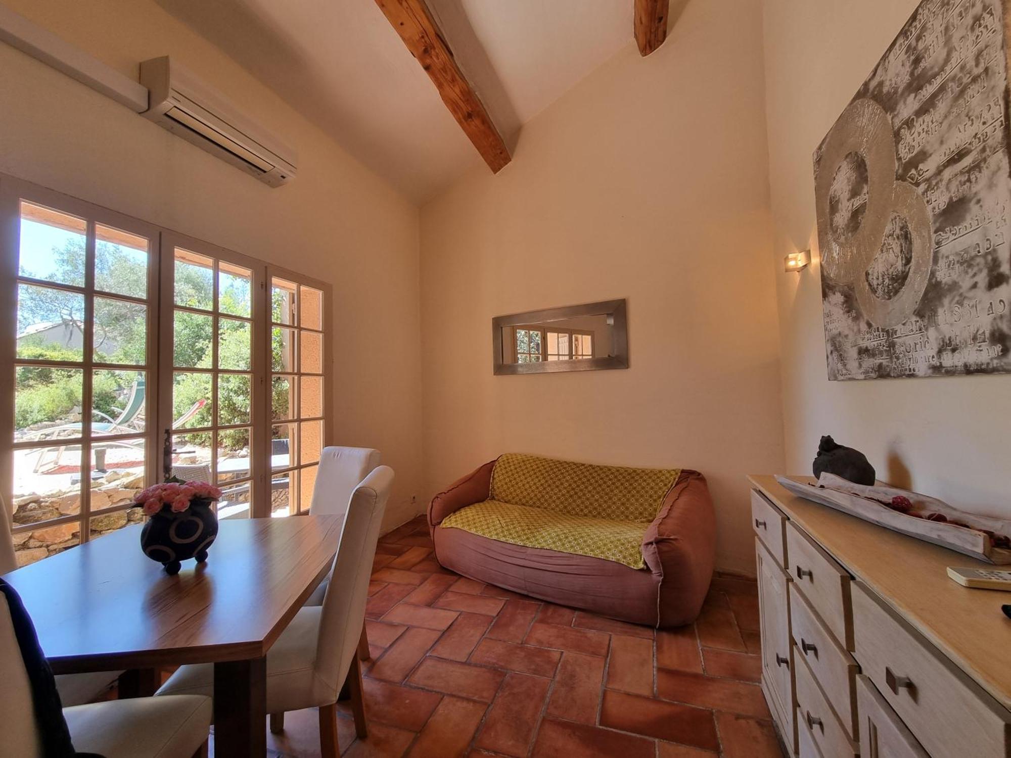 Les Garrigues De La Vallee Des Baux Vakantiepark Paradou